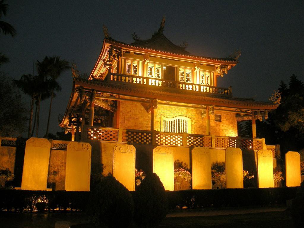 Cambridge Tainan Hotel מראה חיצוני תמונה