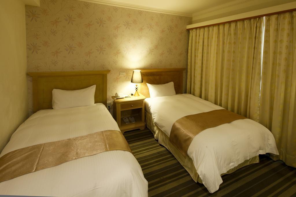 Cambridge Tainan Hotel מראה חיצוני תמונה
