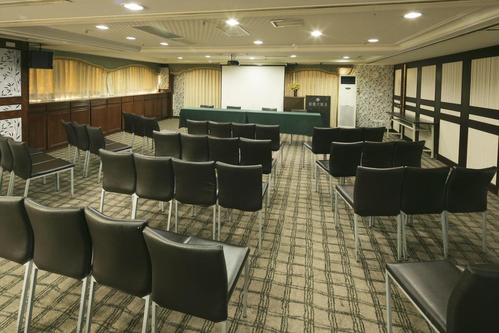 Cambridge Tainan Hotel מראה חיצוני תמונה