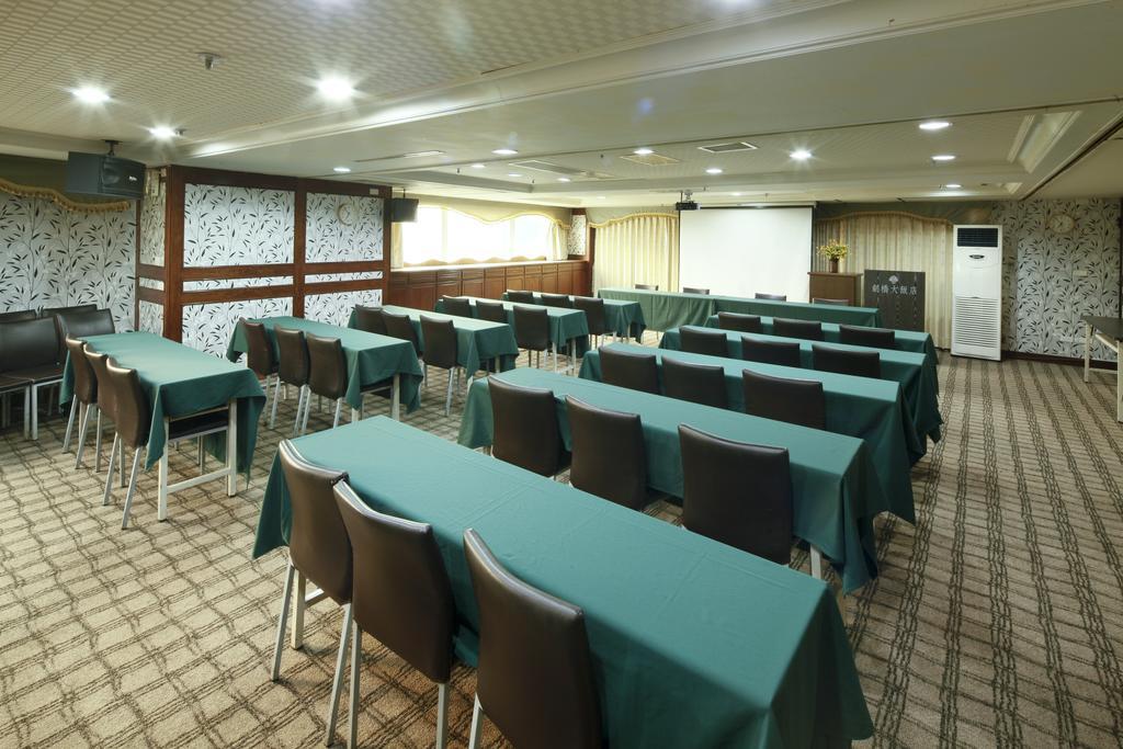 Cambridge Tainan Hotel מראה חיצוני תמונה