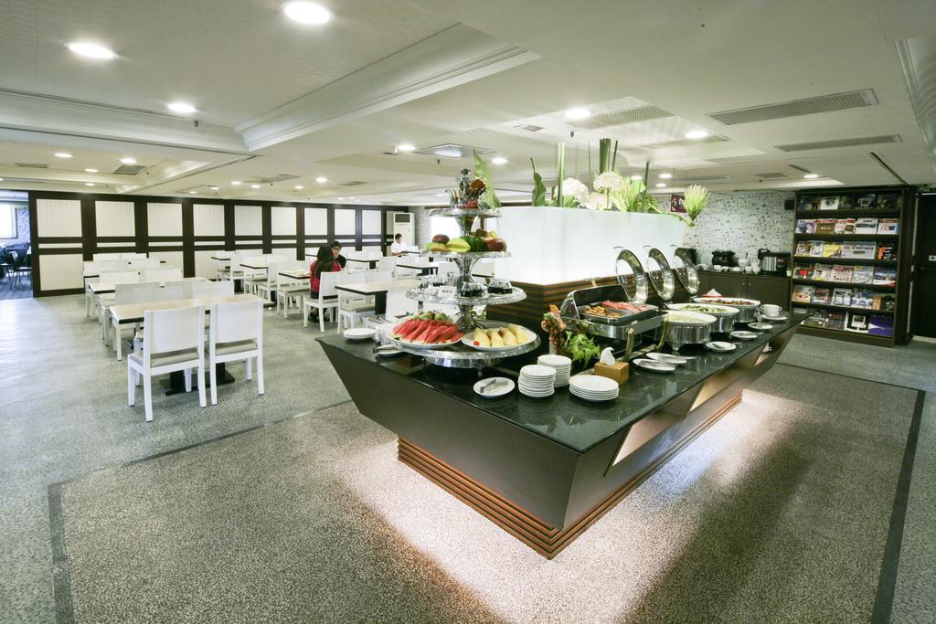 Cambridge Tainan Hotel מראה חיצוני תמונה