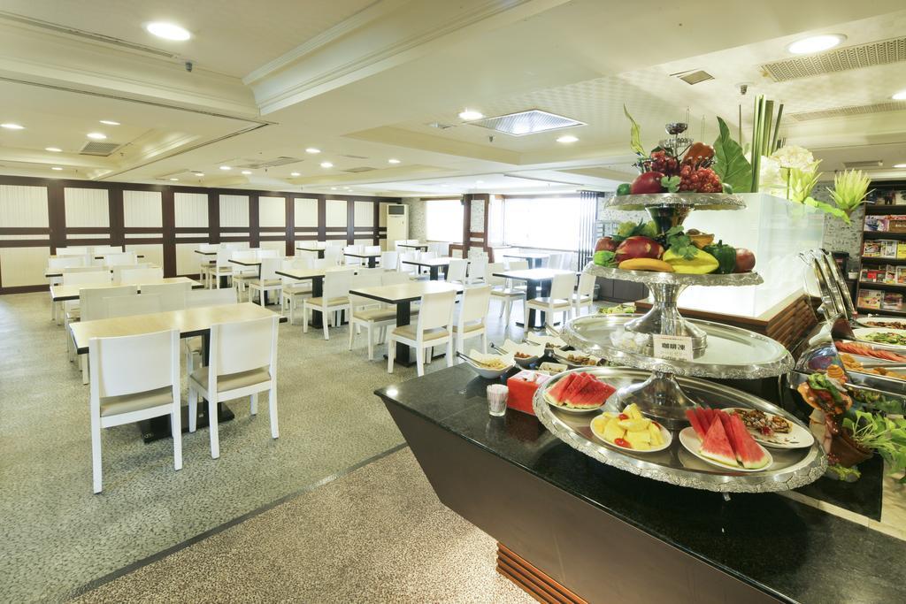 Cambridge Tainan Hotel מראה חיצוני תמונה