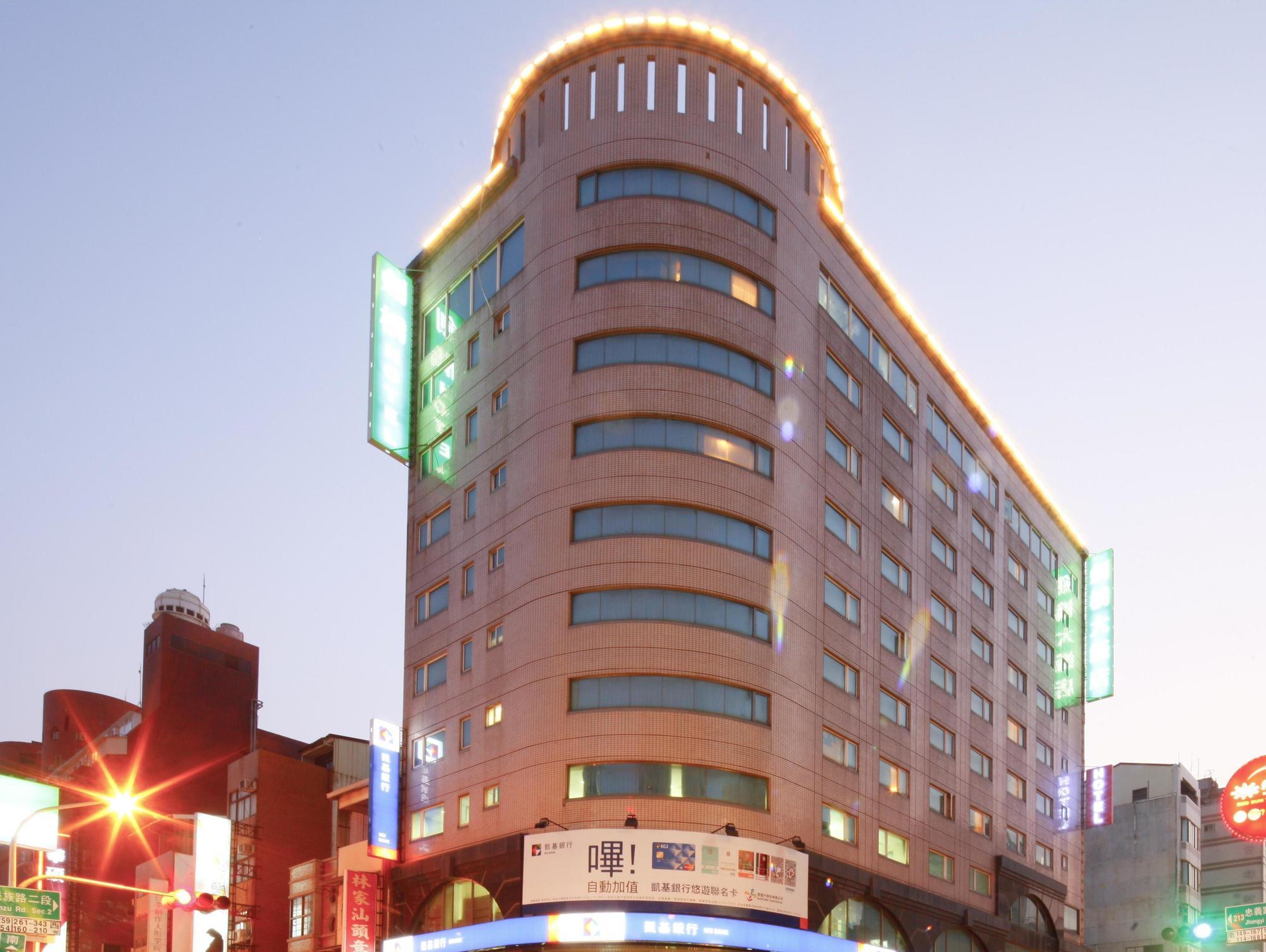 Cambridge Tainan Hotel מראה חיצוני תמונה