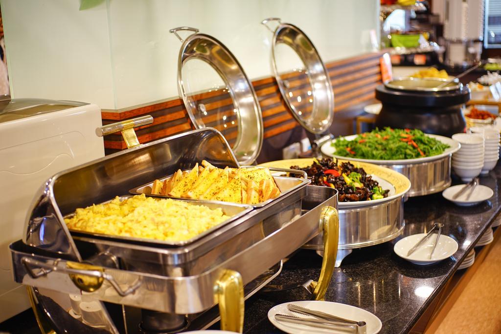 Cambridge Tainan Hotel מראה חיצוני תמונה