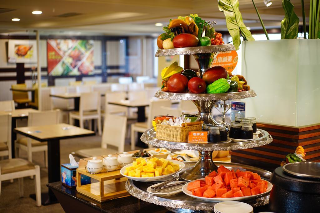 Cambridge Tainan Hotel מראה חיצוני תמונה