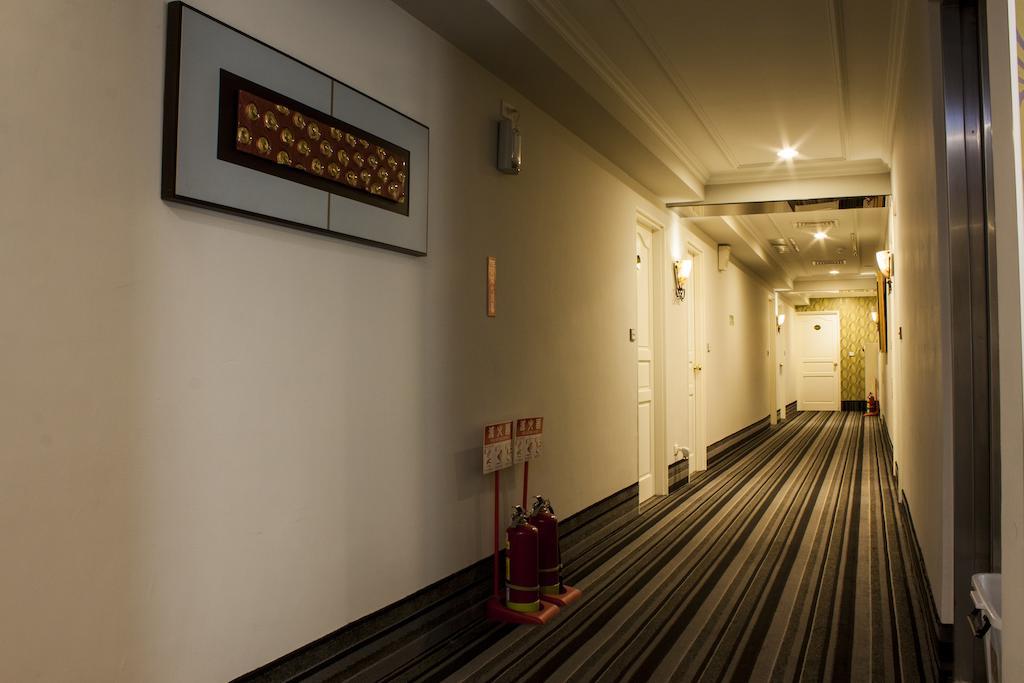 Cambridge Tainan Hotel מראה חיצוני תמונה