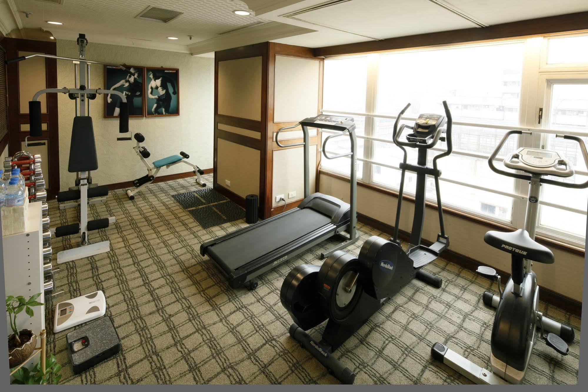 Cambridge Tainan Hotel מראה חיצוני תמונה