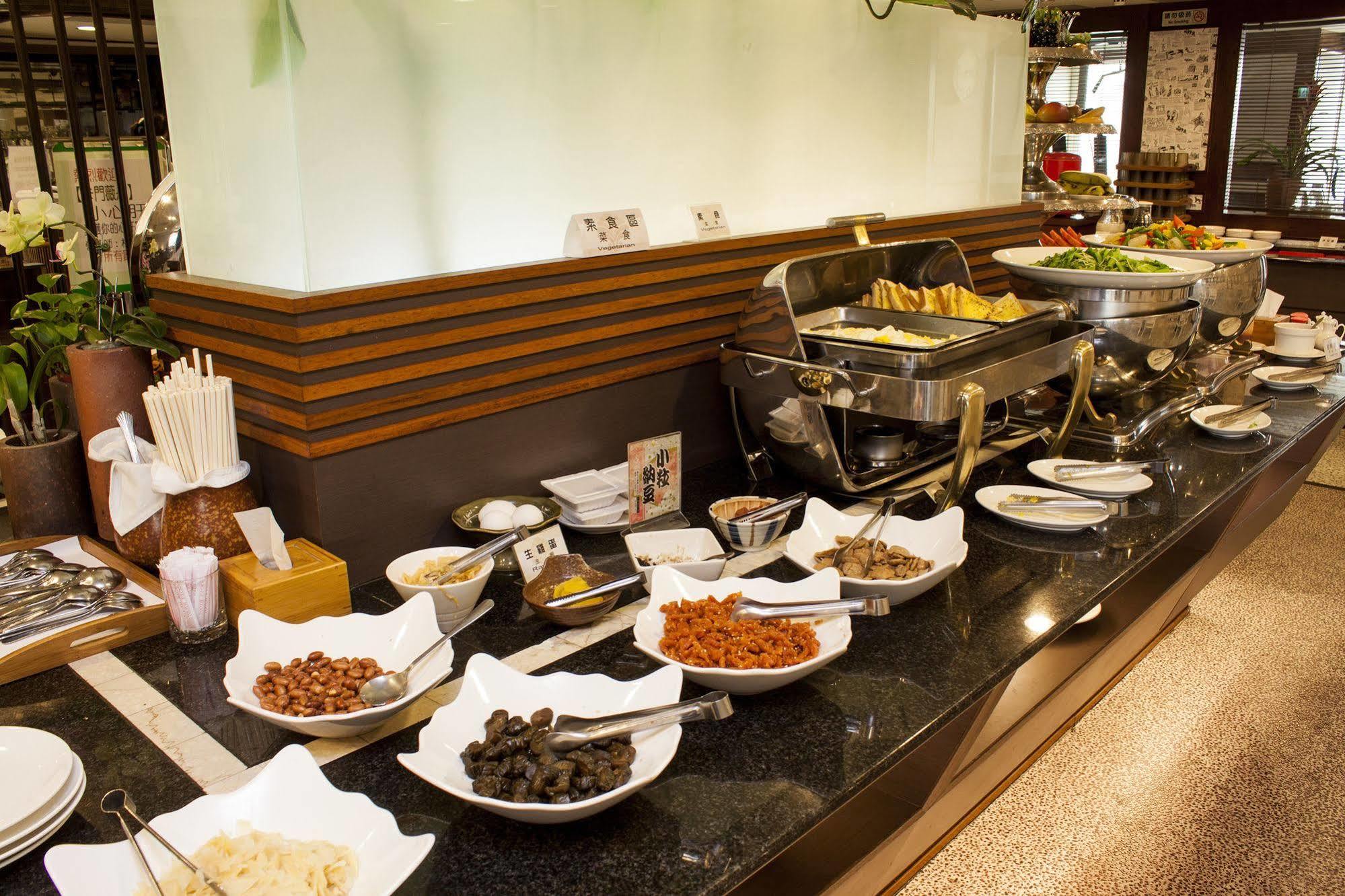 Cambridge Tainan Hotel מראה חיצוני תמונה
