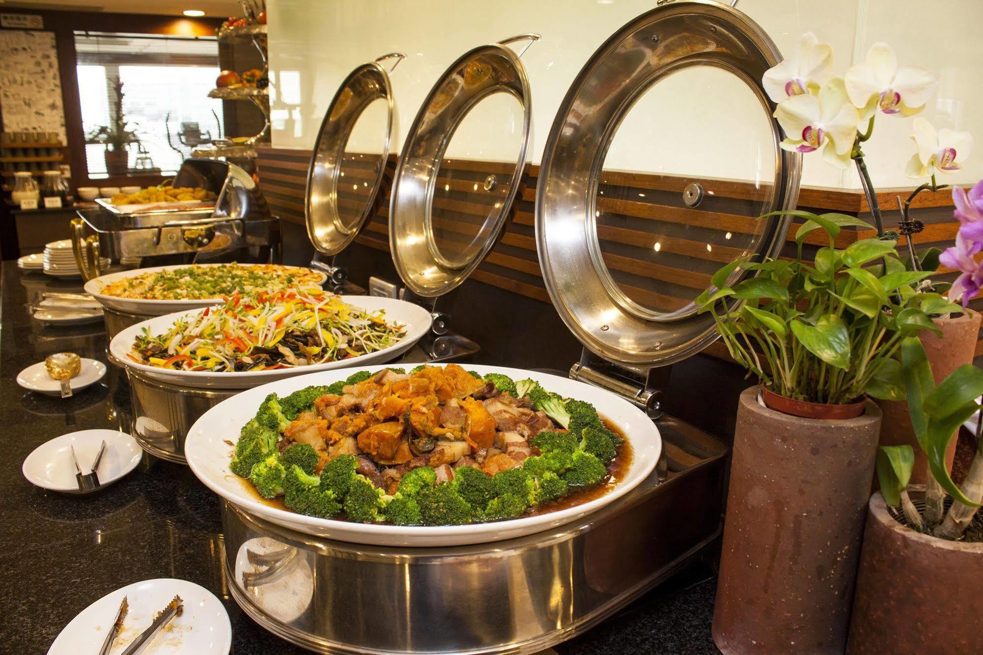 Cambridge Tainan Hotel מראה חיצוני תמונה