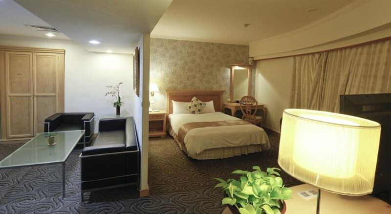 Cambridge Tainan Hotel מראה חיצוני תמונה